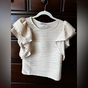 Magnolia Boutique cream texture ruffle women’s top, M